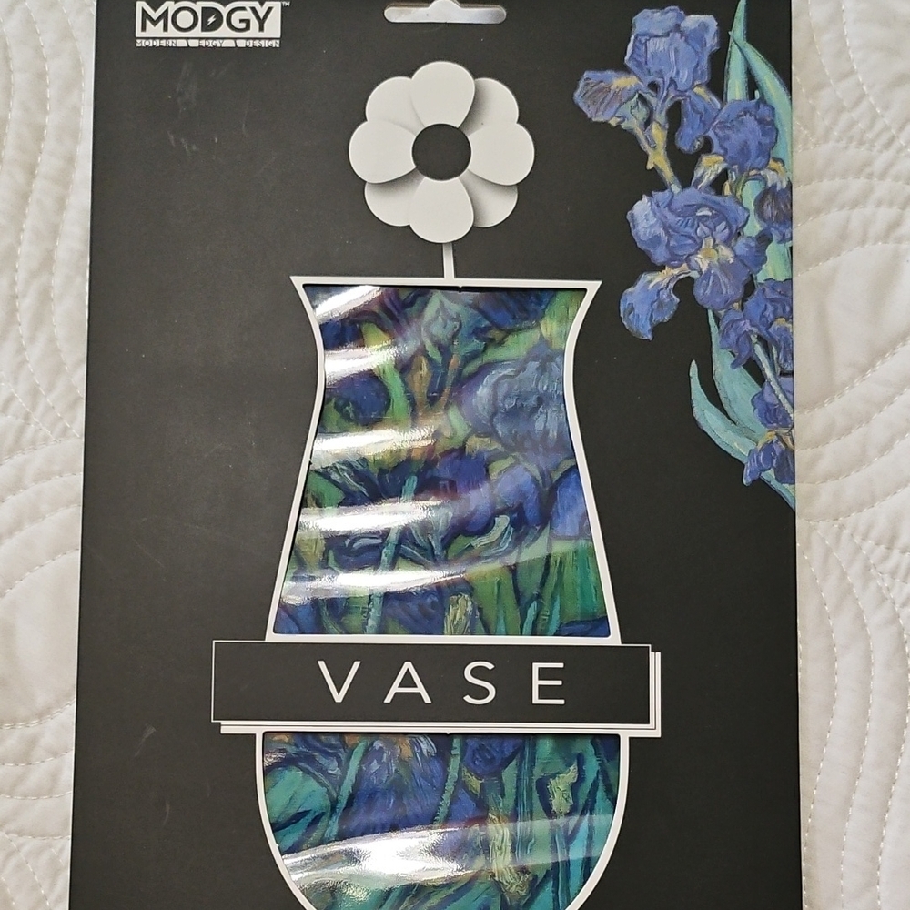 Modgy Blue Floral Vase